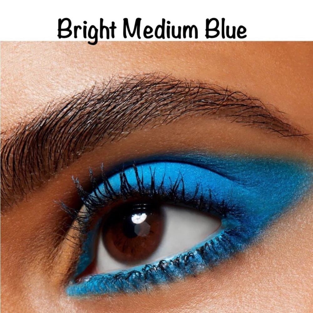 Triennial Wave a Mac Eye Shadow in Bright  Medium Blue with Cool Undertone NWT